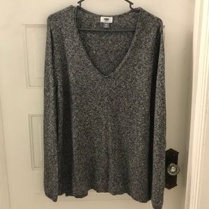 HEATHER GRAY OLD NAVY SWEATER